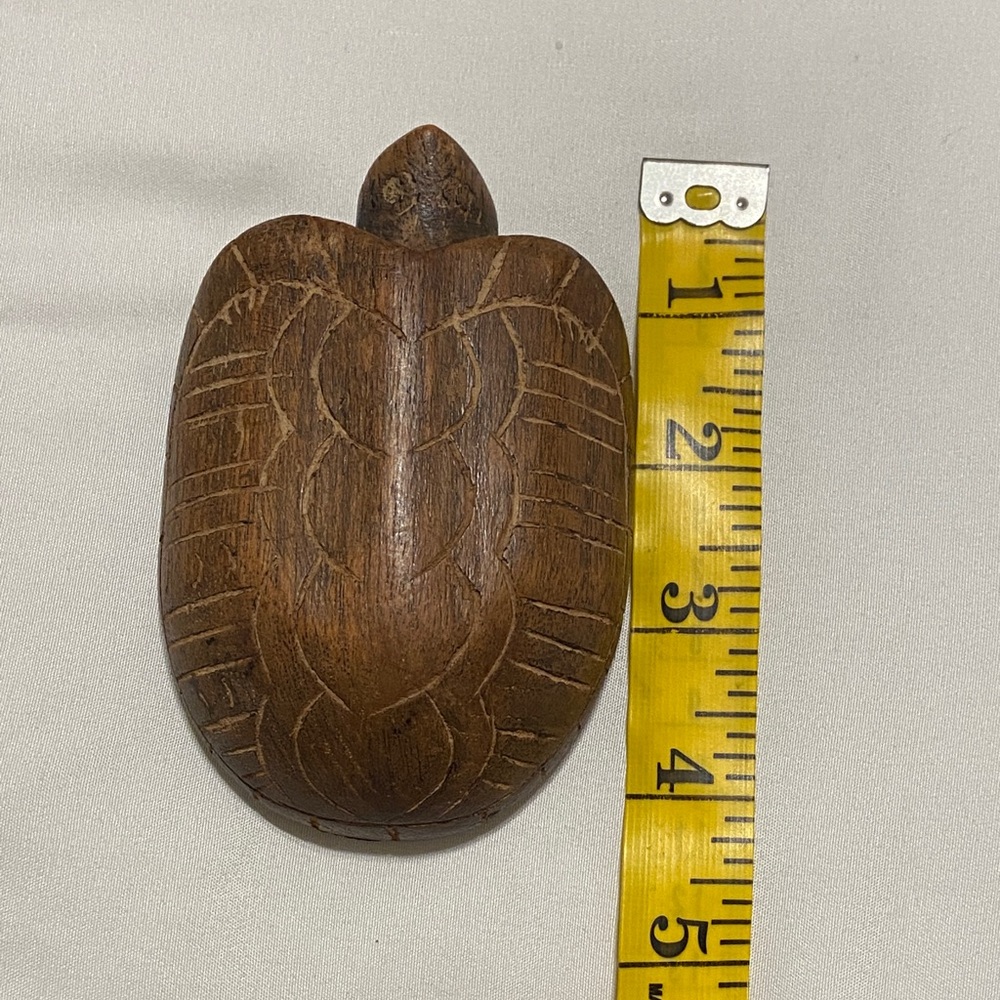 Wooden hand-carved Turtle hidden compartment Figurine - Picture 6 of 7